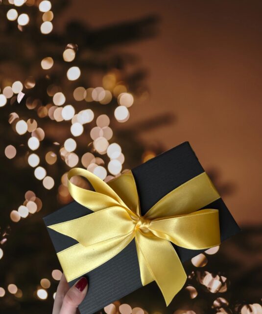 Kuusepuu alla naudinguterohke kingitus 😍 parimad jõulud elus! 🔥
Meie päkapikud juba õmblevad ja pakivad 🫡
Link bios.
#rakmed #kingitus #naudingud #paelad #šokolaad