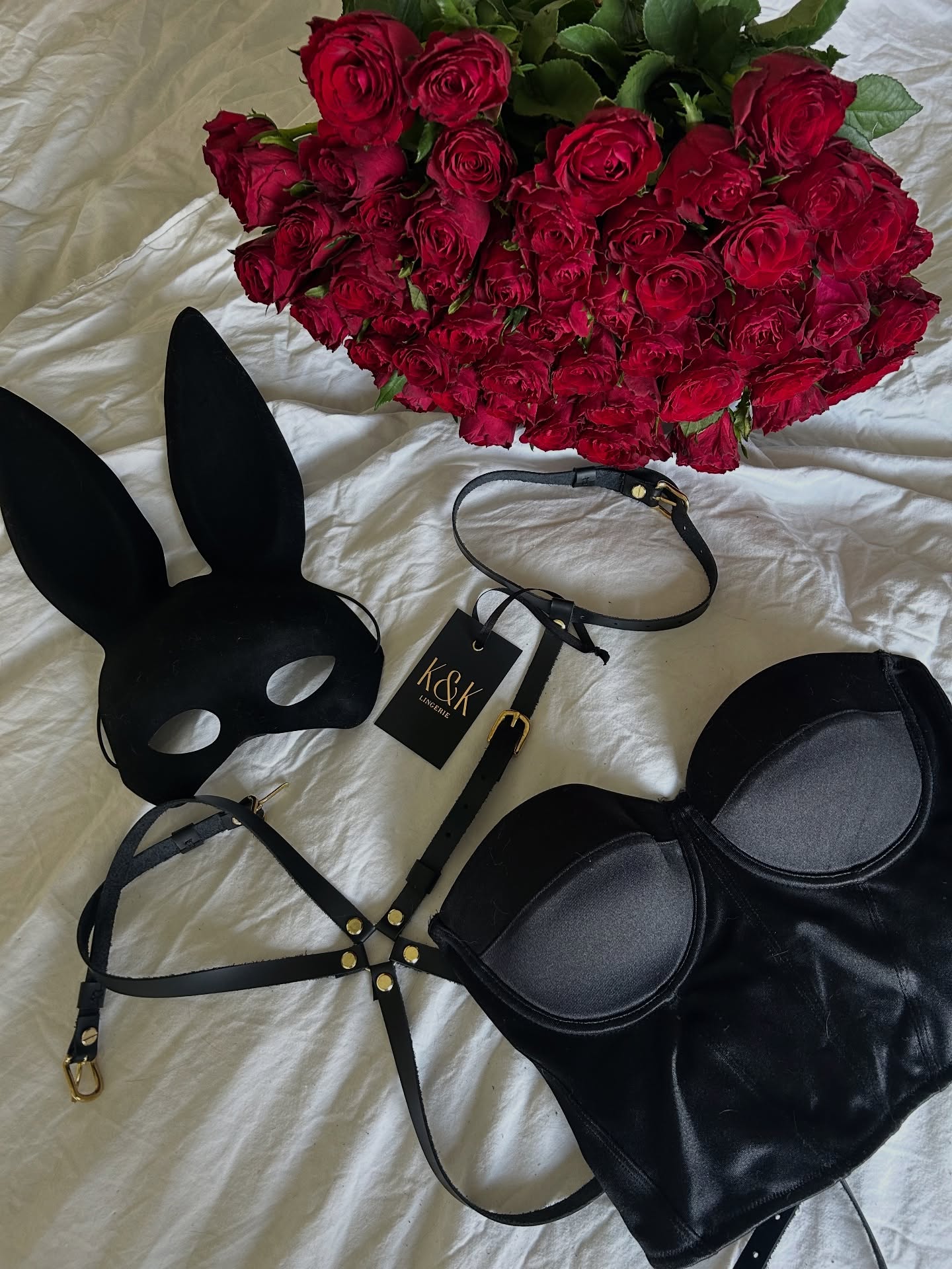 Rakmed ja mask on see, mida ta ootab lillede eest 😍
Ole õnnelik ja tee oma partnerit õnnelikuks 🖤
Link bios.