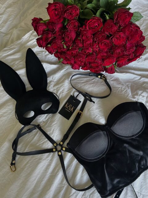 Rakmed ja mask on see, mida ta ootab lillede eest 😍
Ole õnnelik ja tee oma partnerit õnnelikuks 🖤
Link bios.